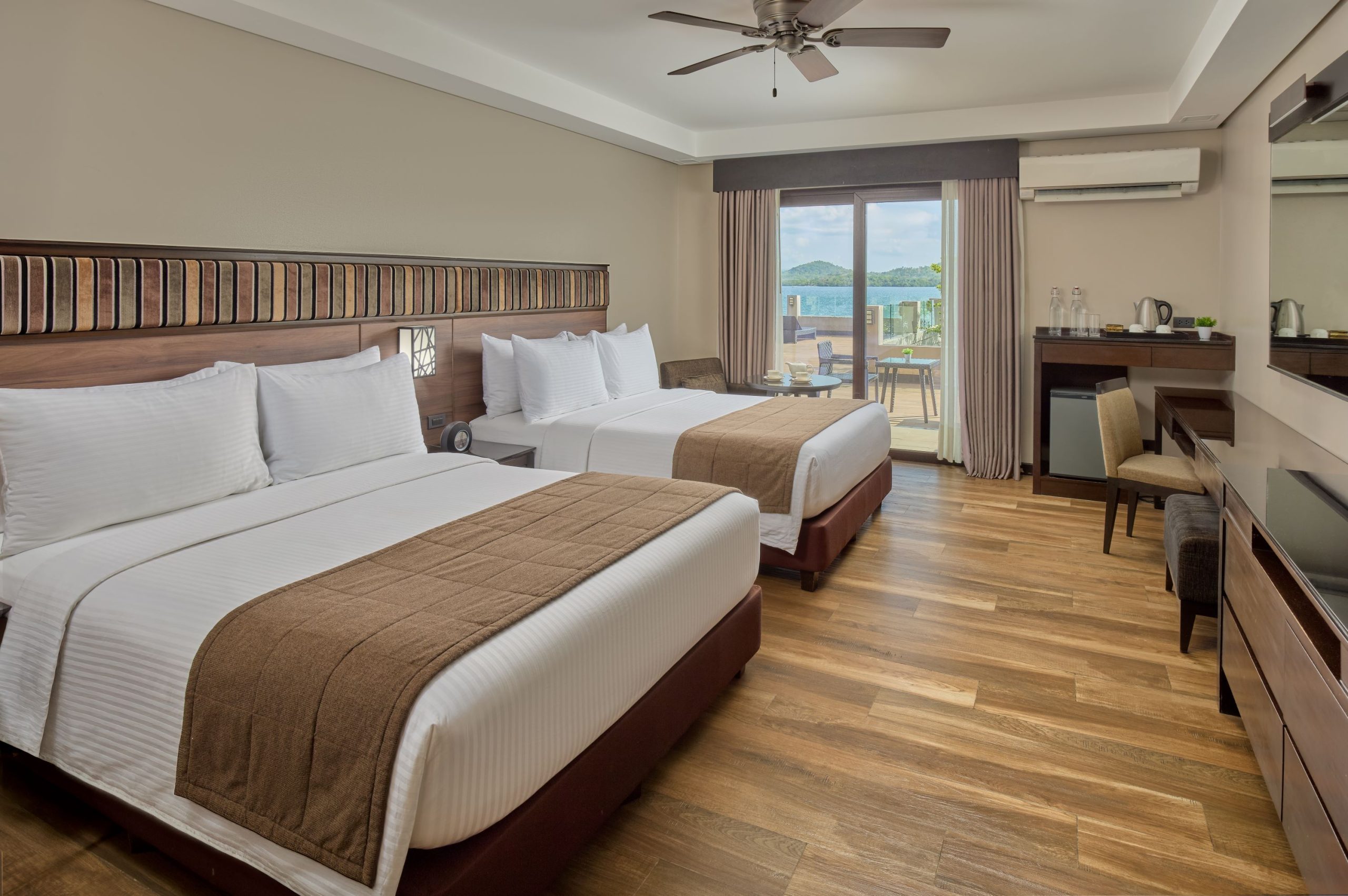 Bayview 2 Queen Room with Deck Access